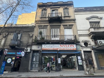 Venta casa de altos de dos plantas 331mts a reciclar - Centro 