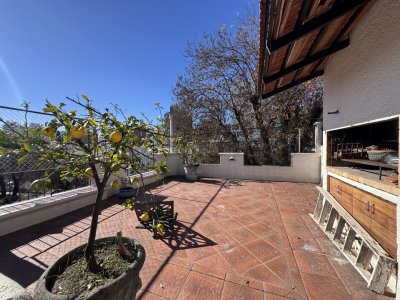 Venta casa 3 dormitorios + terraza con parrillero - Parque Rodó 