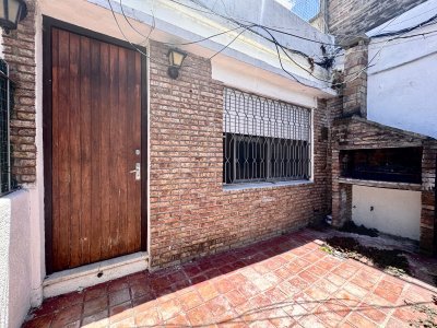 Venta casa 2 dormitorios + patio + parrillero + terraza - Parque Batlle 