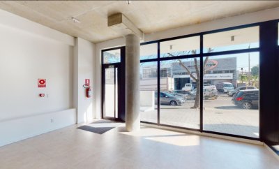 Alquile local comercial a pie de calle - La Blanqueada