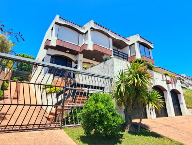 Chalet de gran porte con hermosas vistas