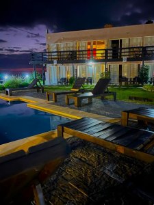 Excelente complejo frente al mar