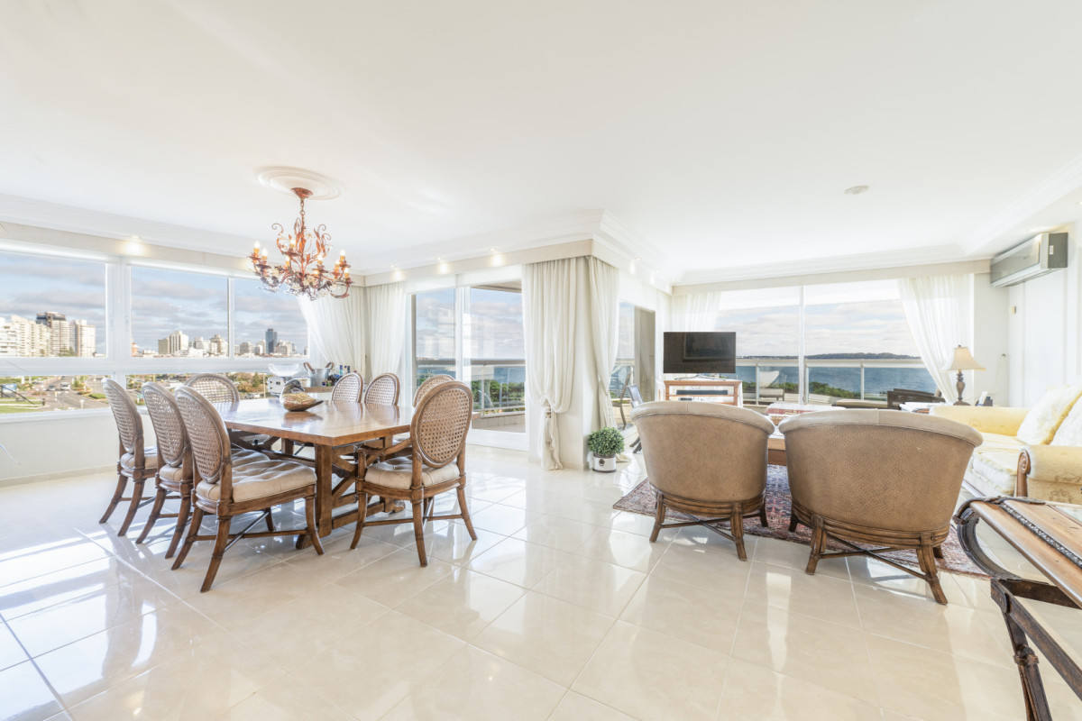 Imagen de Millenium Tower | Planta Esquinera de Alta Gama con 200 m² Frente al Mar Ubicación premium en Playa Mansa, doble suite, vistas panorámicas y la más ex