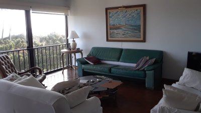 Apartamento en 3° piso frente al mar 