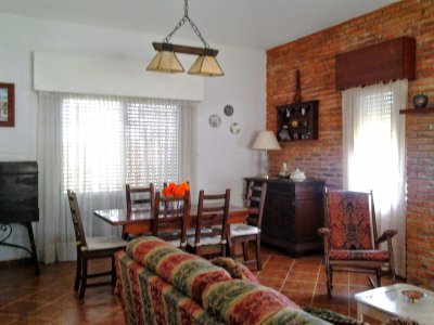 Casa amplia con toldas las comodidades