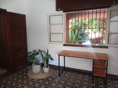Casa esquinera en el Centro de maldonado