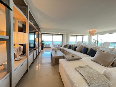 VENTA APARTAMENTO 4 DORMITORIOS + DEPENDECIA Y GYM PROPIO PLAYA BRAVA