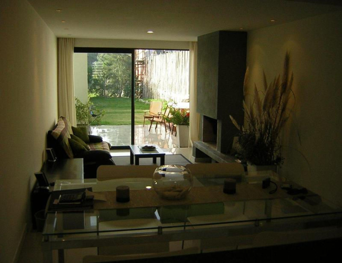 En Manantiales cómodo apartamento de 2 dormitorios