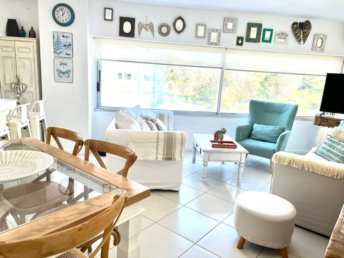 Hermoso apartamento en Roosevelt!