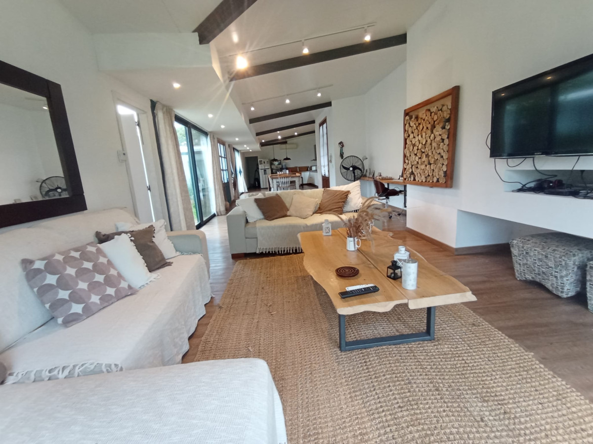 VENTA CASA BARRIO PRIVADO EL QUIJOTE 4 DORMITORIOS