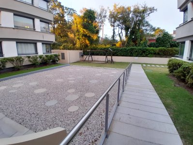 Se ALQUILA Apartamento en Torres Barcelona, de tres dormitorios 