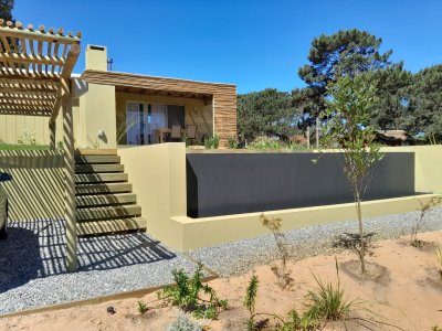 Se ALQUILA por Temporada, cómoda casa en Chihuahua a metros de la playa.