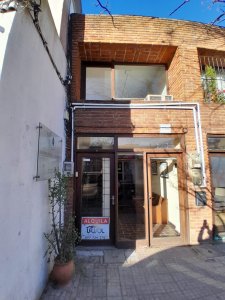 SE ALQUILA Oficina en Centro de Maldonado