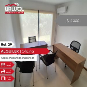 Se ALQUILA Oficina En Pleno Centro de Maldonado