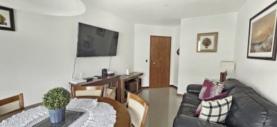 Venta de departamento de 2 dormitorios y 2 baños frente al Punta Shopping, Punta del Este.