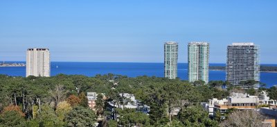 Venta apartamento en Punta del Este con amplia vista
