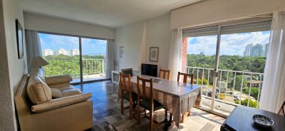 Venta de Apartamento de 3 dormitorios en Arcobaleno, Punta del Este.