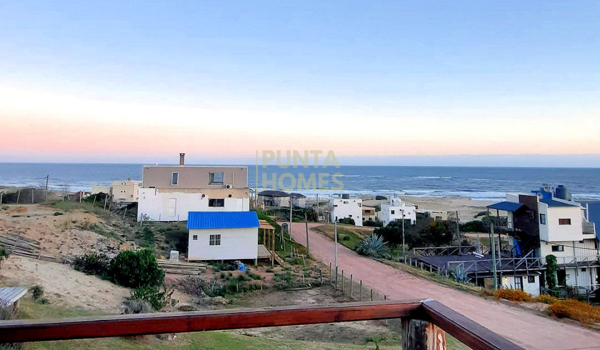 Venta casa de 4 dormitorios en Punta del Diablo, Rocha