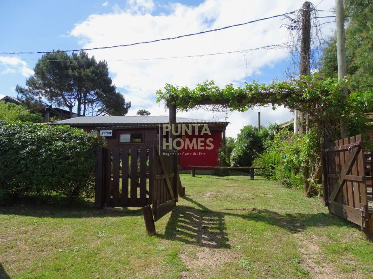Venta de Casa de 2 dormitorios en Punta del Diablo zona Rivero