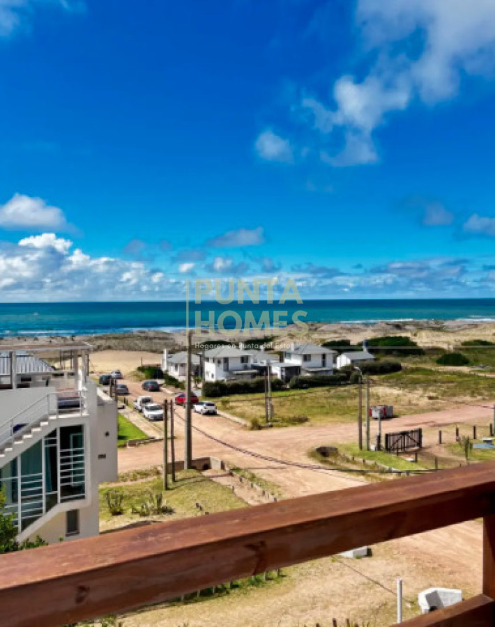 Casa en venta frente a la Playa en Punta del Diablo