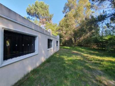 Venta de casa de 3 dormitorios y 2 baños en Pinares, Punta del Este.