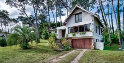 Venta amplia y cómoda casa en San Rafael 