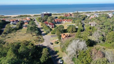 Venta de Terreno de 1350 m2 , en San Rafael, Punta del Este. a 100 mts del Mar.