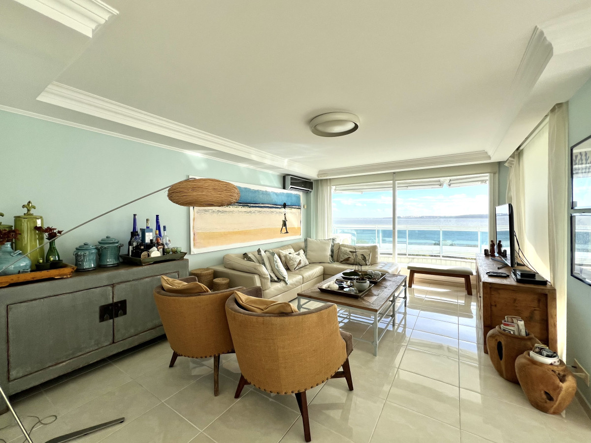 Apartamento en venta primera linea playa Mansa, Punta del Este