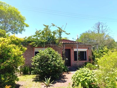 hermosa casa tradicional en manantiales en venta