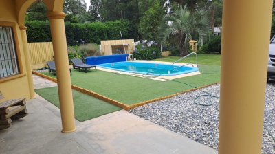 Casa  con piscina a pasos del mar en Balneario Buenos Aires, Manantiales