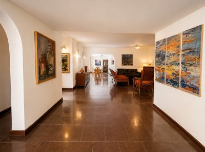 Casa en venta y alquiler temporal en playa Mansa, Punta del Este