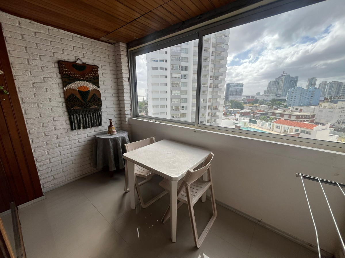 Apartamento en Brava, 2 dormitorios *