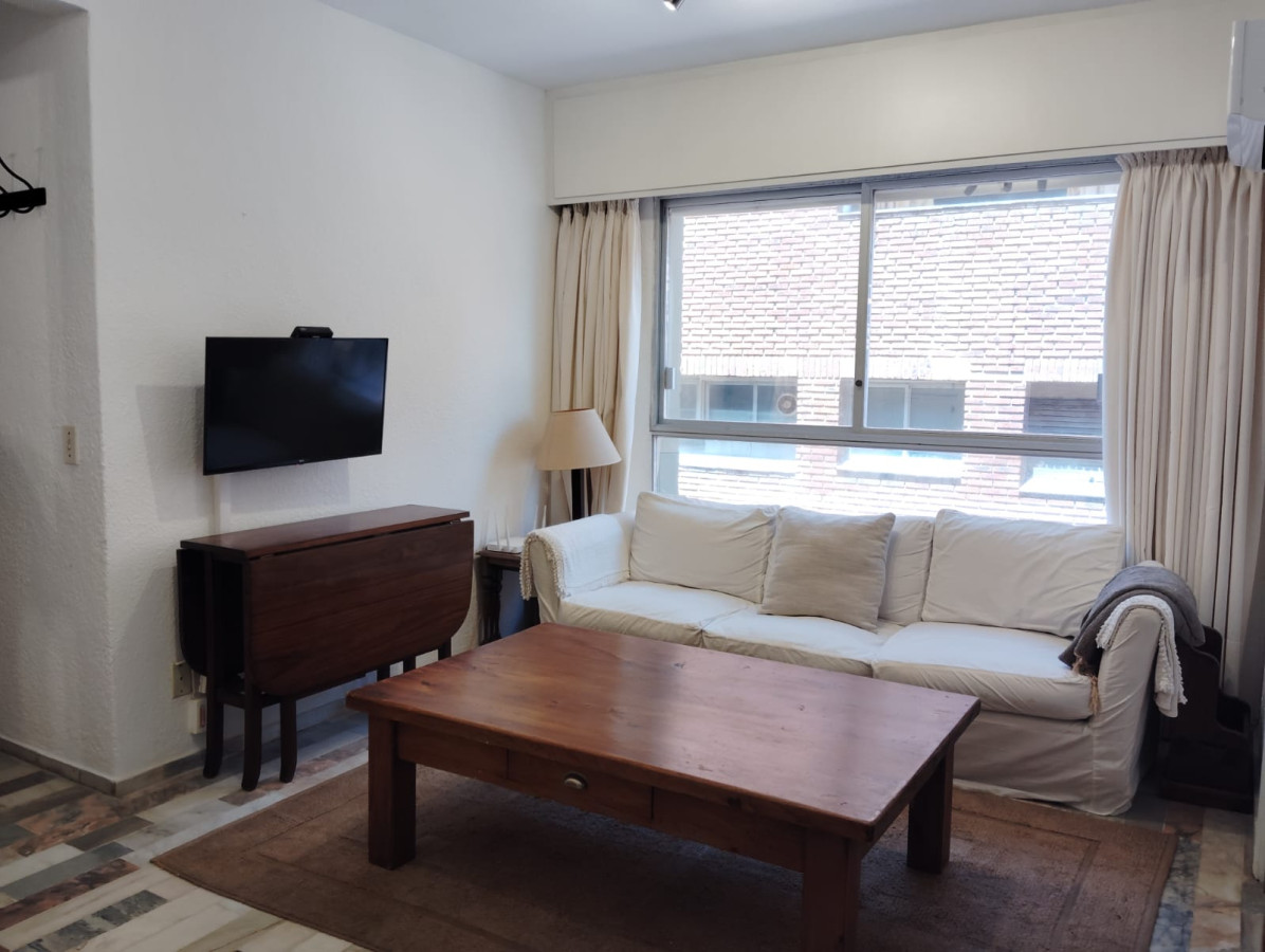 Apto en venta, Reciclado, a metros del Mar, con garage 