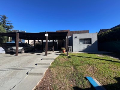 Excelente casa en Venta en Barrio Cantegril