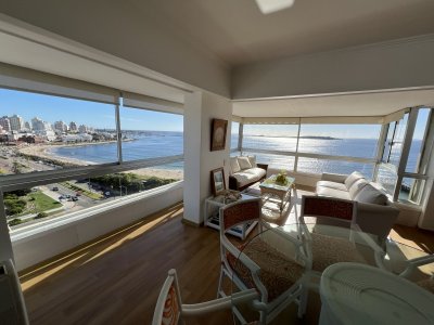 Increible Unidad con vistas a playa mansa 