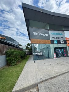 Local al frente, zona shopping