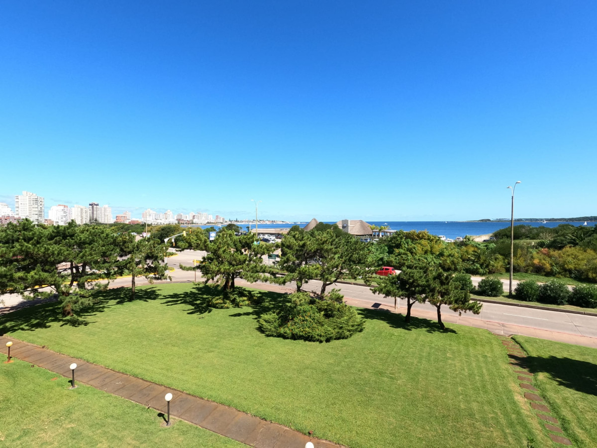 Apartamento primera línea Playa Mansa