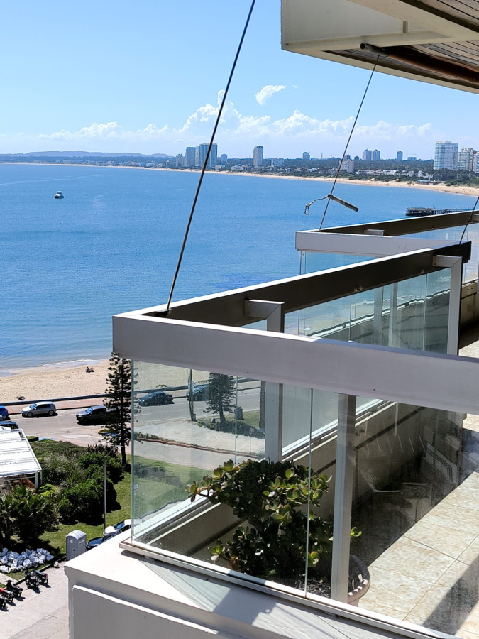 Apartamento playa mansa primera linea