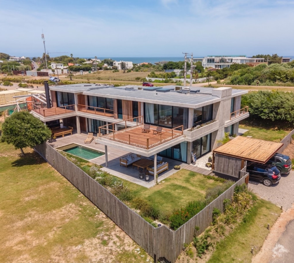 Casa en Venta de tres dormitorios José Ignacio