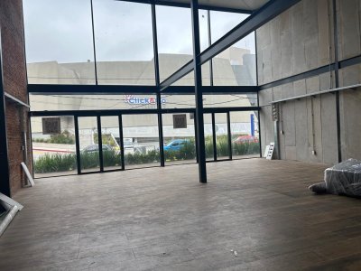 Local Comercial Alquiler Anual Zona Punta Shopping