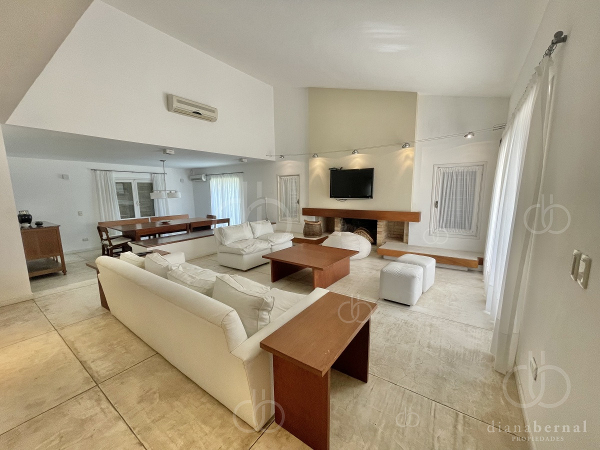 venta de hermosa casa de 4 dormitorios en lugano punta del este  - dbp55167c