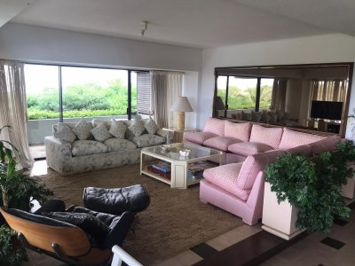 VENTA DE AMPLIO APARTAMENTO