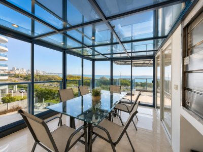Amplio Apartamento de 3 dormitorios en Mansa, Punta del Este