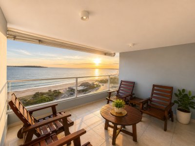 Amplio Apartamento de 3 dormitorios en Mansa, Punta del Este