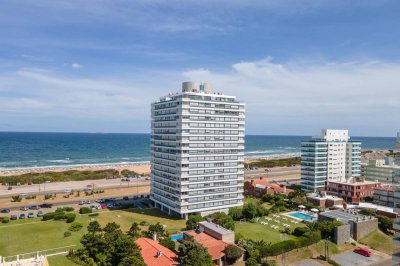 Apartamento en Venta yAlquiler, Brava, Punta del Este, 3 Dormitorios.