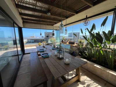 Apartamento con vista al mar y gran ubicación 