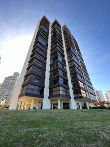TORRES CRISTAL PUNTA DEL ESTE VENTA DE APARATMENTO DE 1 DORMITORIO EN BRAVA