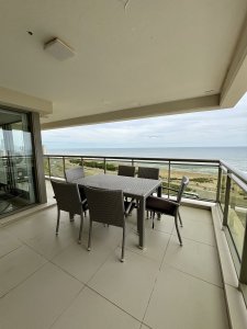 Espectacular apartamento con vistas panorámicas a la Playa Brava