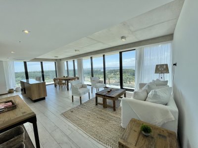 Exclusivo apartamento, en SurfSide. 