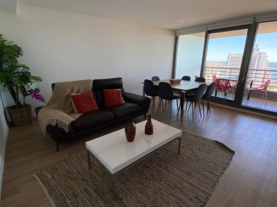 Venta de apartamento de 3 ambientes en Aidy Grill, Punta del Este